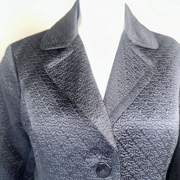 Chicos Textured Black 3-button Blazer Jacket Size Small/4 (0) EUC - Picture 2 of 8